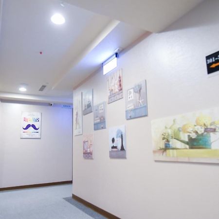 Hosin Hotel Taichung Bagian luar foto