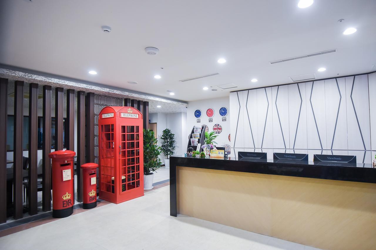 Hosin Hotel Taichung Bagian luar foto