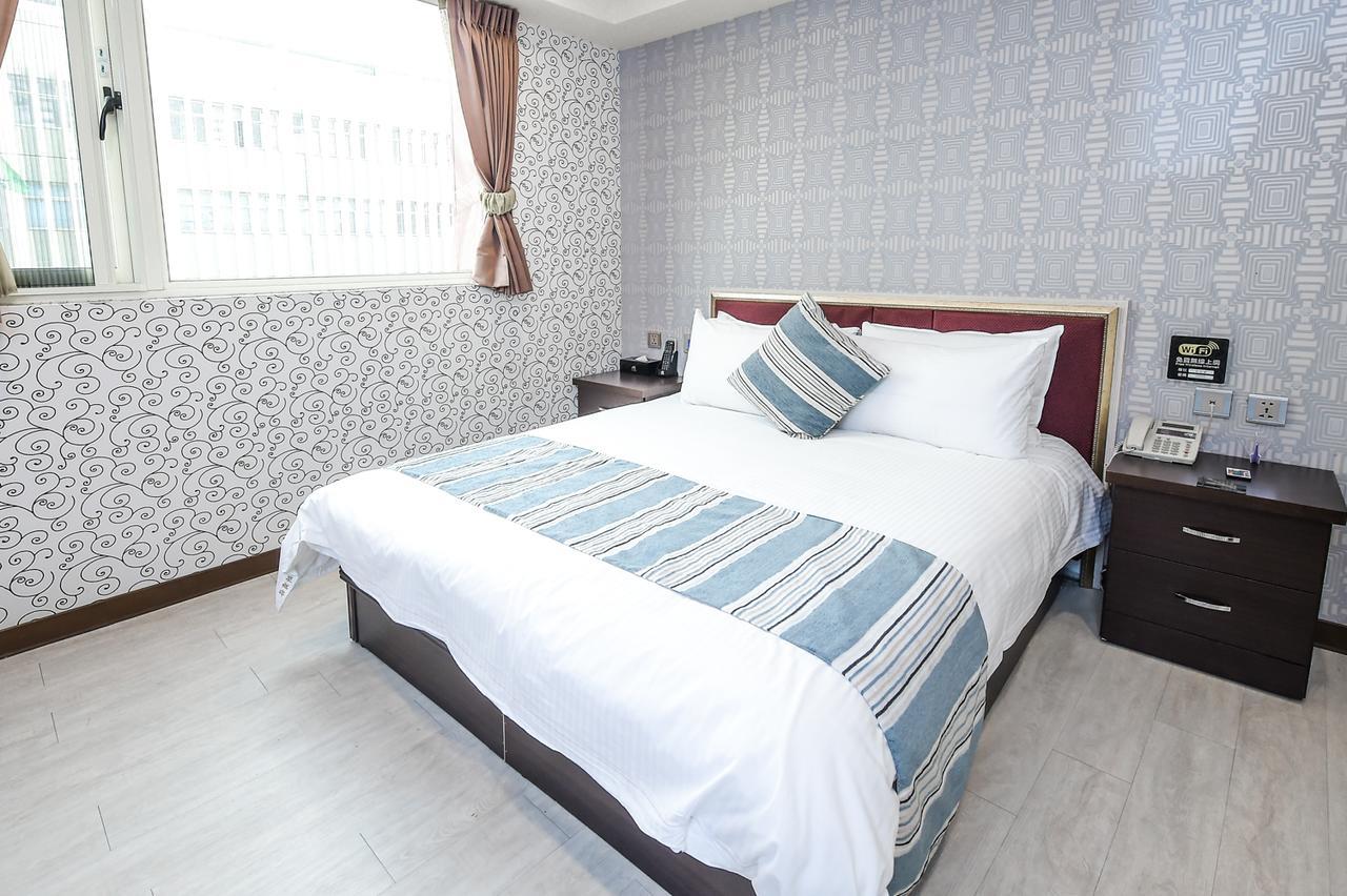 Hosin Hotel Taichung Bagian luar foto