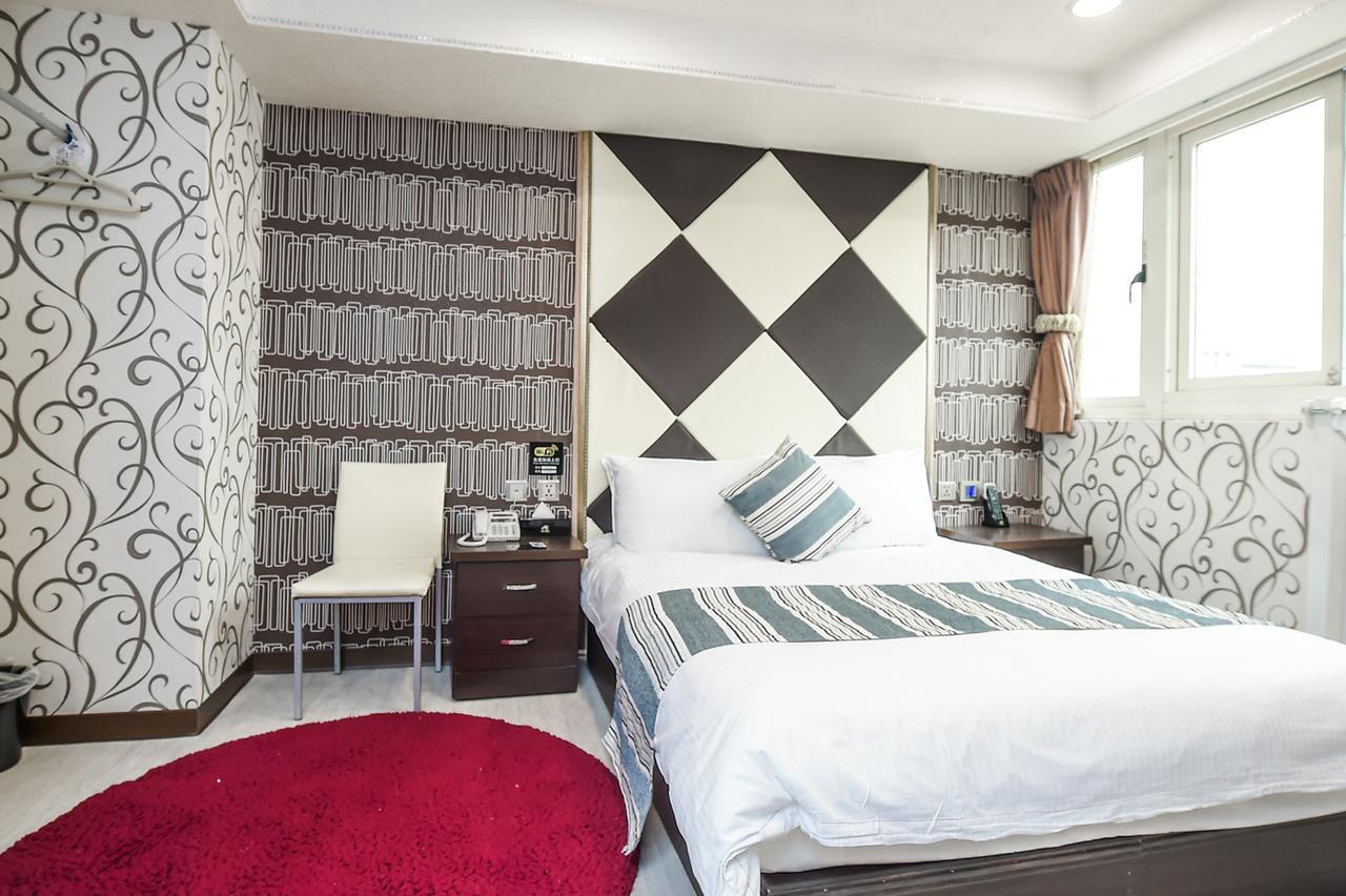 Hosin Hotel Taichung Bagian luar foto