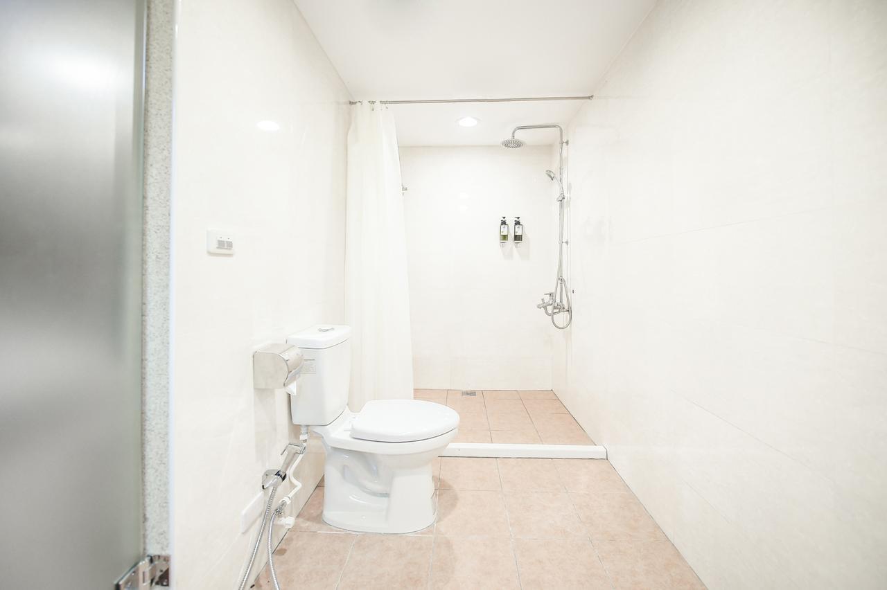 Hosin Hotel Taichung Bagian luar foto