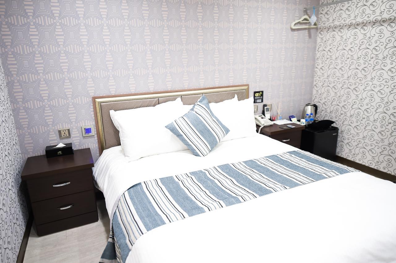 Hosin Hotel Taichung Bagian luar foto