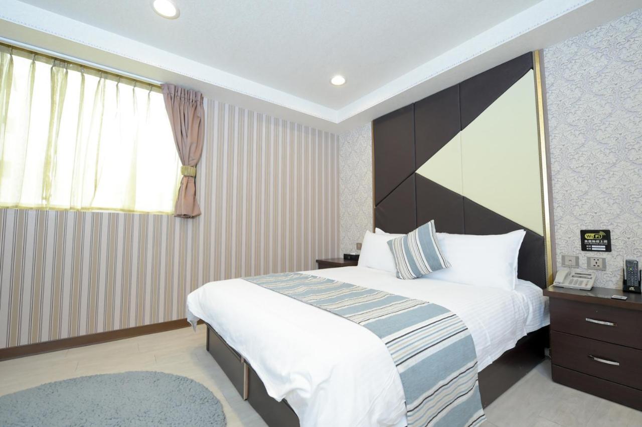 Hosin Hotel Taichung Bagian luar foto