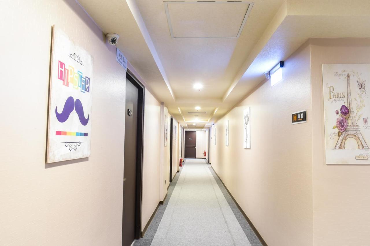 Hosin Hotel Taichung Bagian luar foto