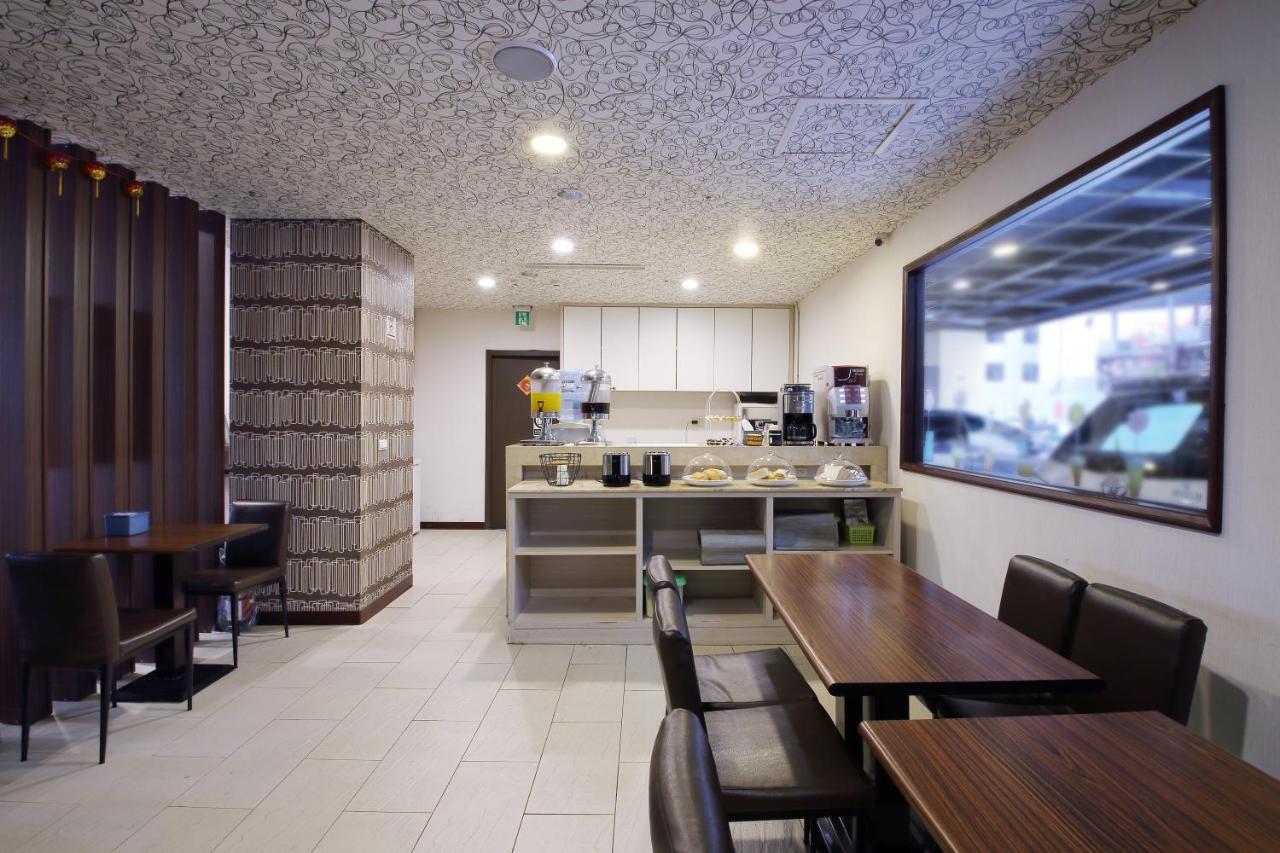 Hosin Hotel Taichung Bagian luar foto
